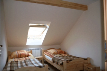 Polonia Privát Rytro, Esterno